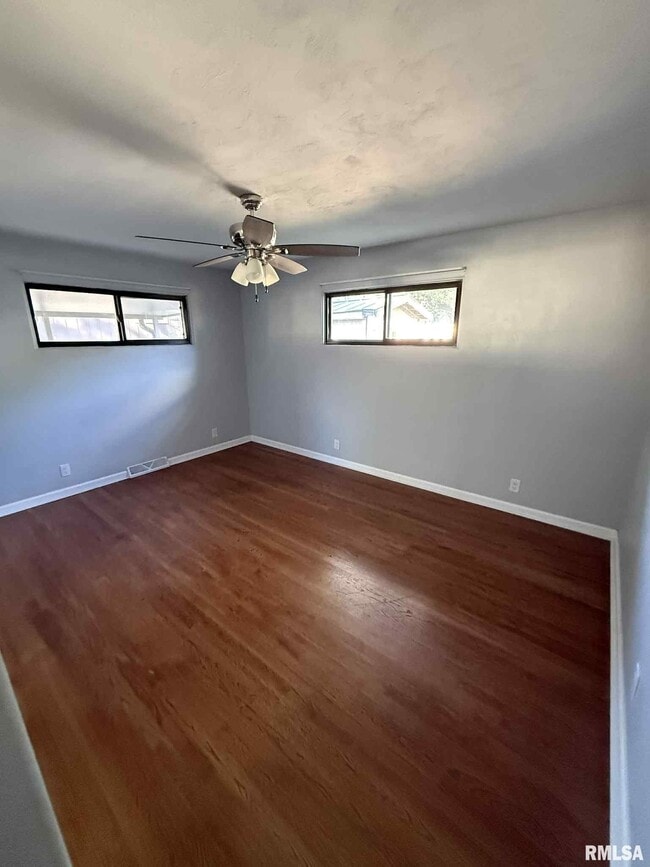 Photo - 3250 S 1st St