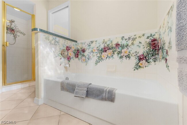 Photo - 9439 Palm Island Cir