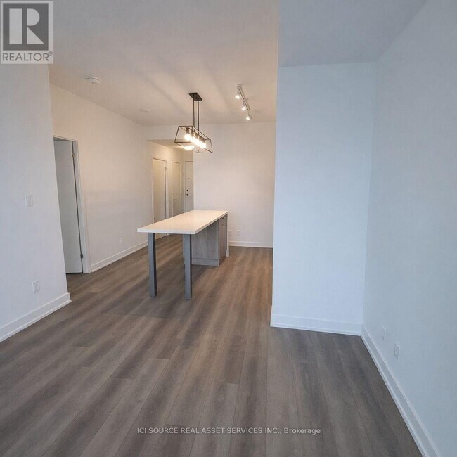 Photo - 292 Verdale Crossing Unit 1615B