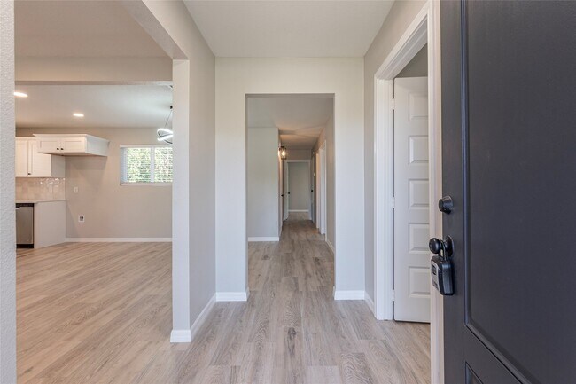 Photo - 4813 Cedar St