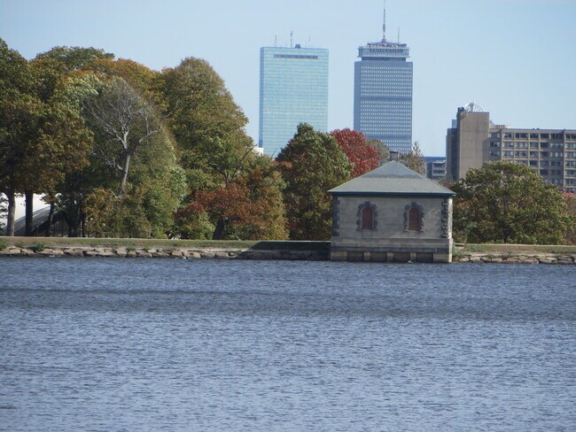 Photo - 1999 Commonwealth Ave Unit 4