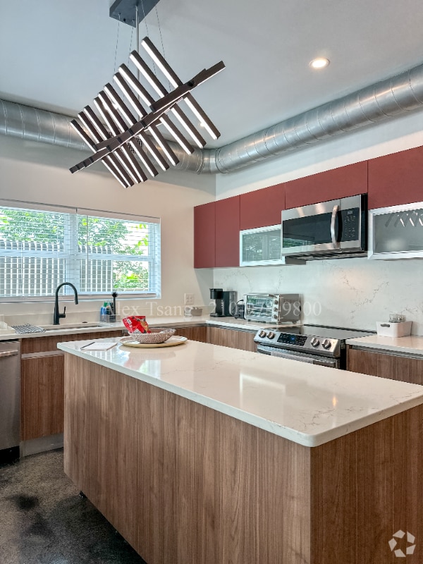 Building Photo - 811 Montana St Rental