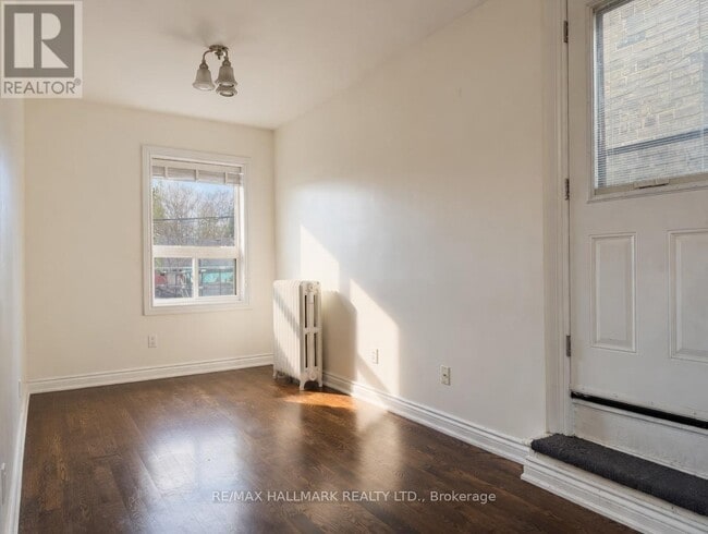 Photo - 2038 Danforth Ave