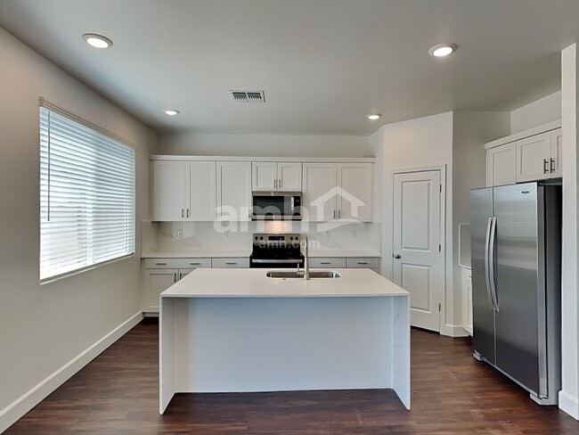17109 W Lawrence Ln