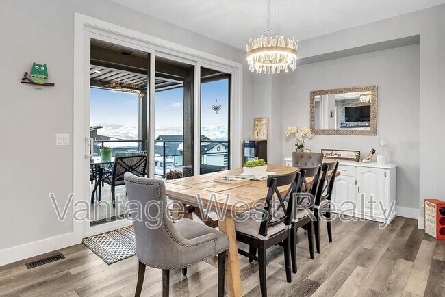 Photo - 2580 Crown Crest Dr