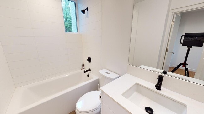 Photo - Chic Wallingford townhouse near Gas Works Park