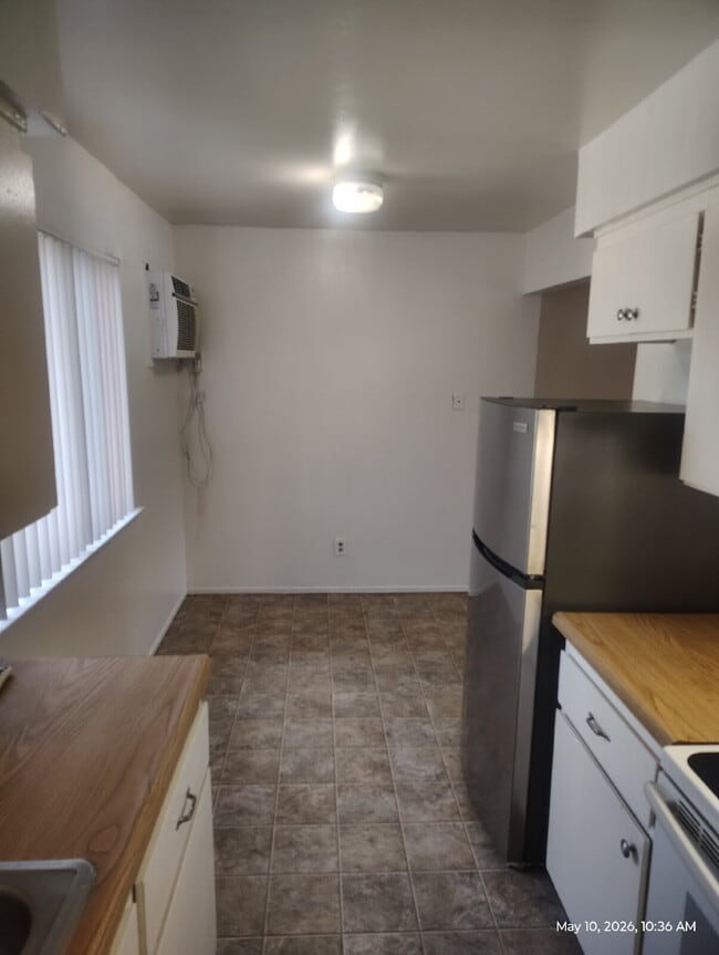 Building Photo - 2125 North Ave Unit 18