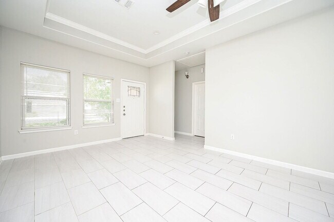 Photo - 4632 Galesburg St