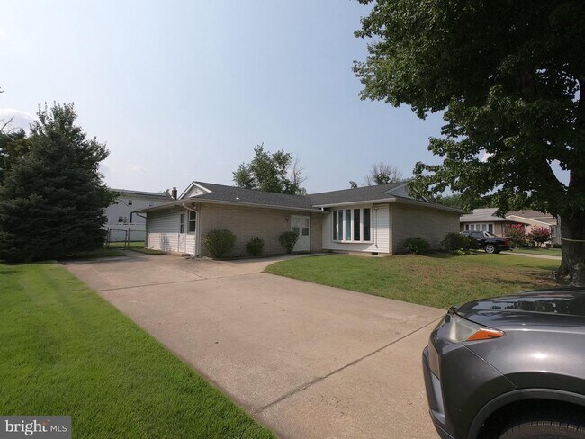 436 Suffolk Dr