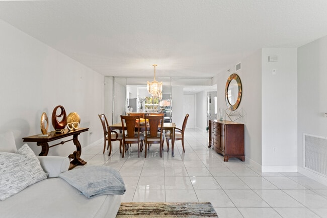 5876 Regal Glen Dr Unit Coral Lakes