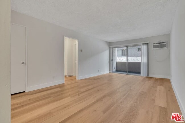 Photo - 1110 S Oakhurst Dr Unit 205