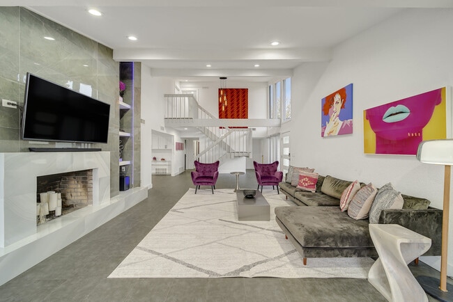 Photo - 313 Melorine Dr