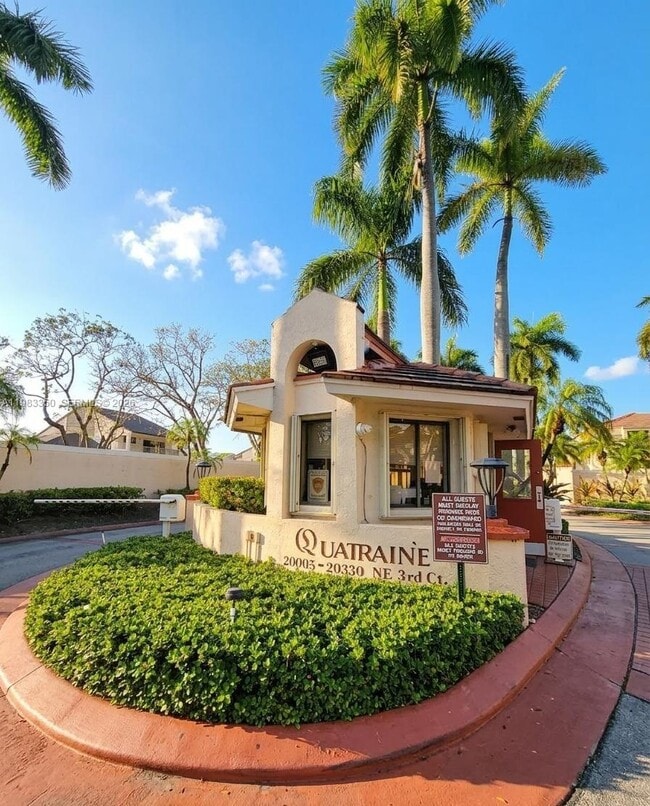 Building Photo - 20130 NE 3rd Ct Unit 6