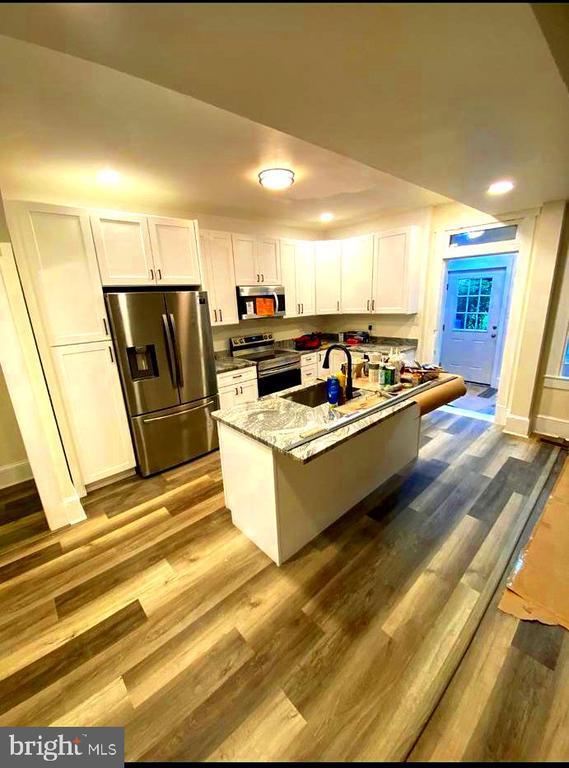 Photo - 785 Fayette St