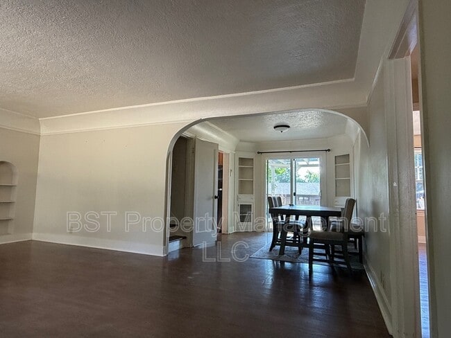 Photo - 1435 18th St NE
