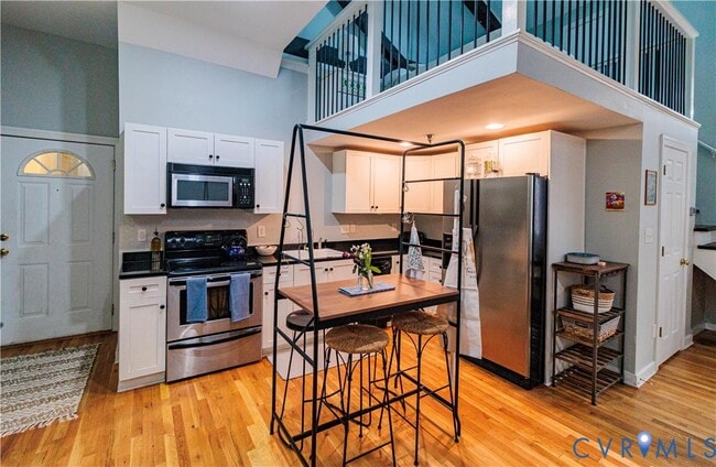 Building Photo - 209 N 19th St Unit U31