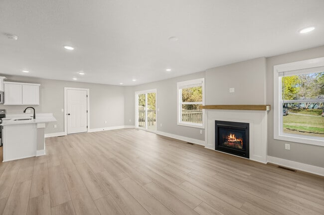 Photo - 2395 Emma Ave Casa