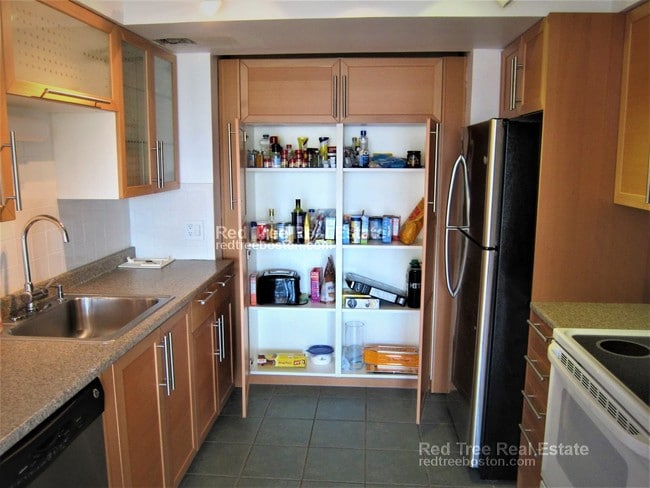 1731 Beacon St Unit 422