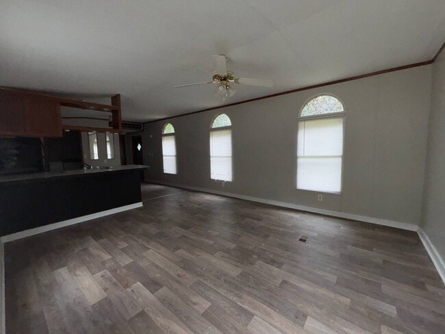 Photo - 143 Yarbro Rd