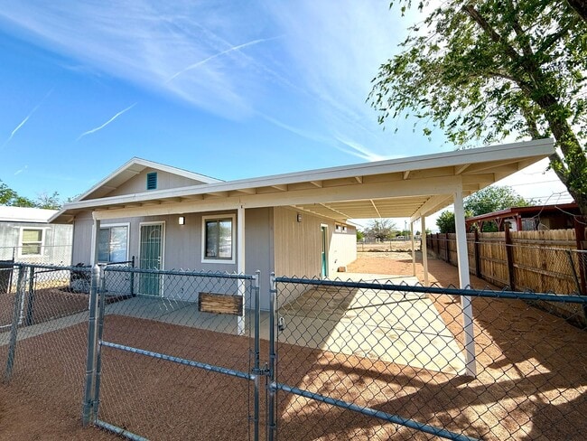 Photo - Beautifully Updated 3 Bedroom, 2 Bathroom ...