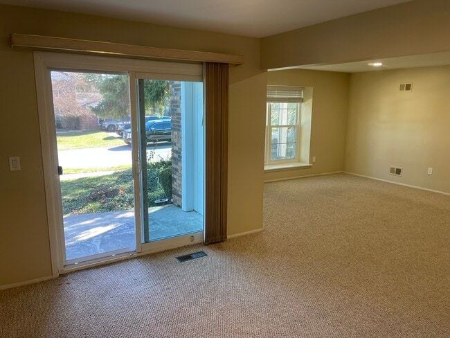 Photo - 30975 Pointe of Woods Dr Unit 4
