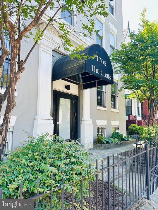 Building Photo - 1706 U St NW Unit 103