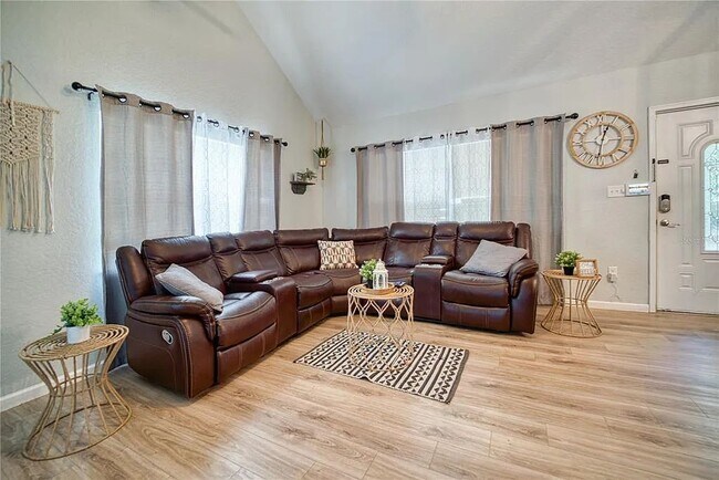 Photo - 114 Arkwright Dr