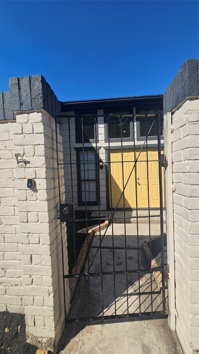 Photo - 4102 Lemon Tree Ln