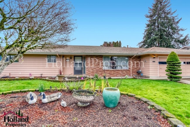Building Photo - Beautiful Single-Level Hillsboro Home with Covered Deck!