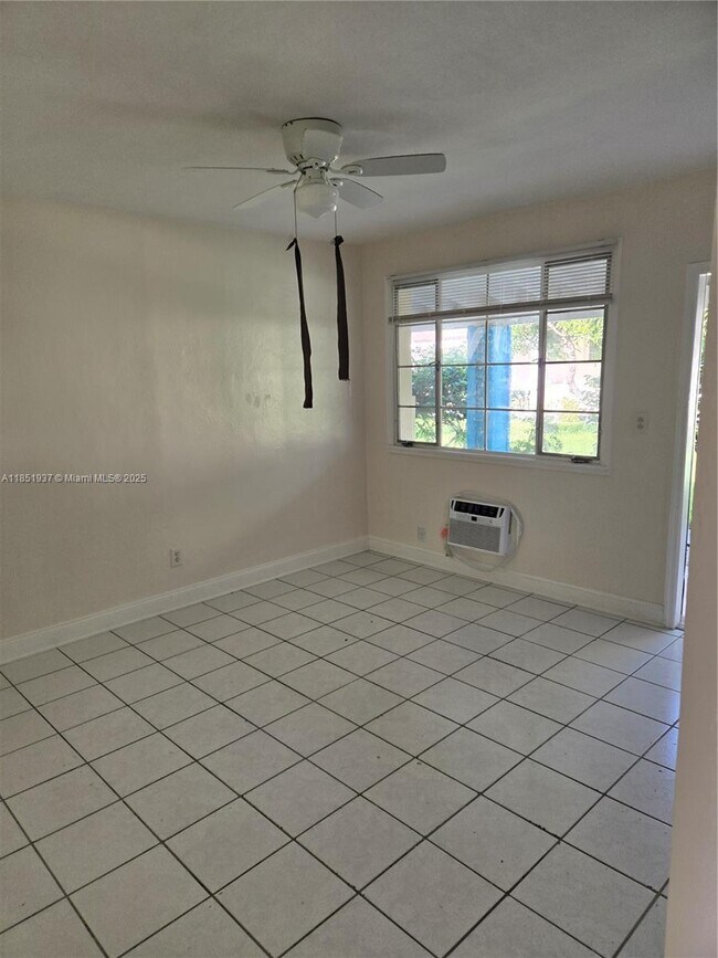 Photo - 1718 Thomas St Unidad 2