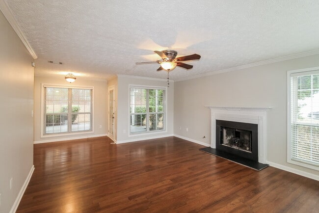 Photo - 45 Leighs Grove Way