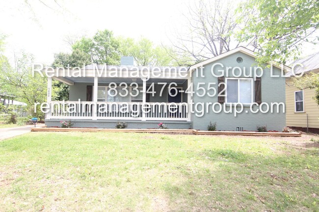 Building Photo - Large 3 Bedroom 2 Bath - New On The Market... Rental