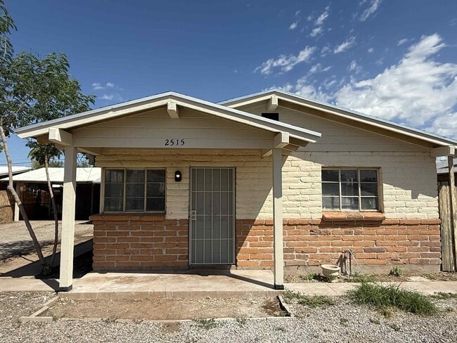 Building Photo - 2515 E Linden St Rental