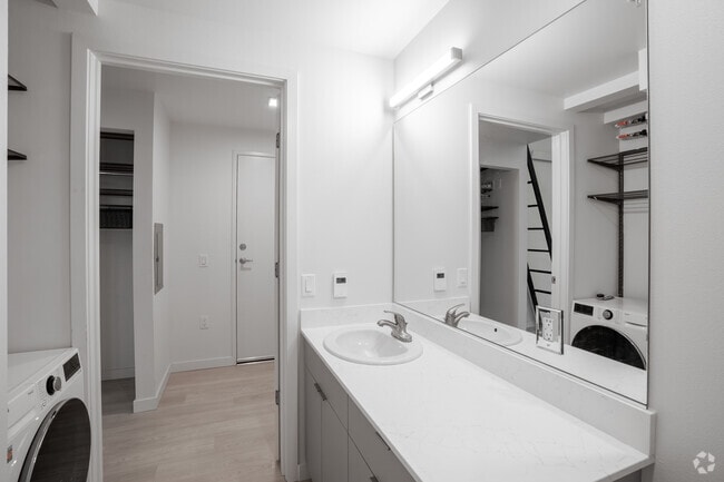 Loft - 543SF - Bathroom