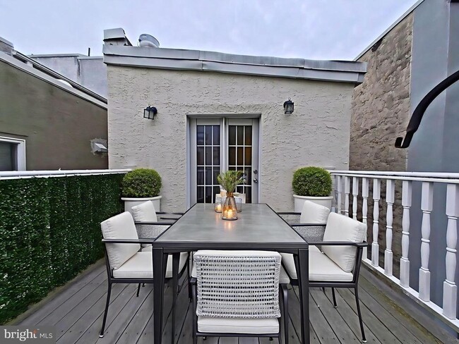 Photo - 606 S 16th St Unit 2