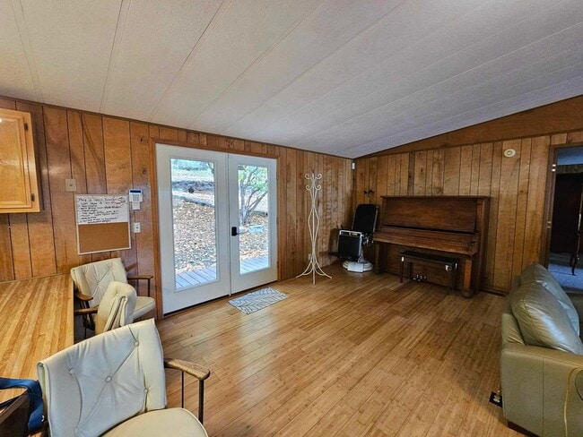 Photo - Lake front on Kings Point-Winter Rental Only Available September 1st through End of May 2026