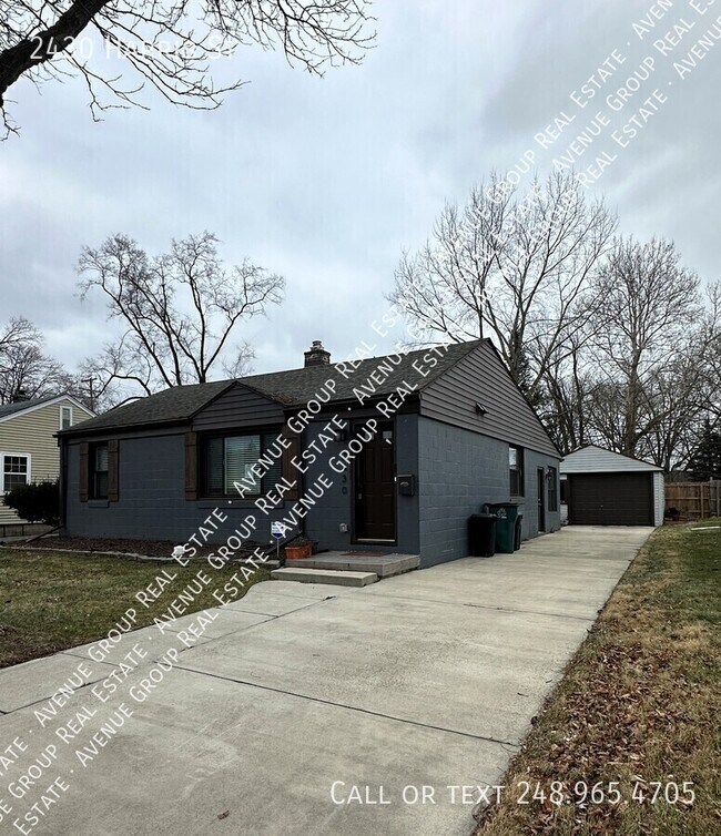 Photo - 2430 Harris St