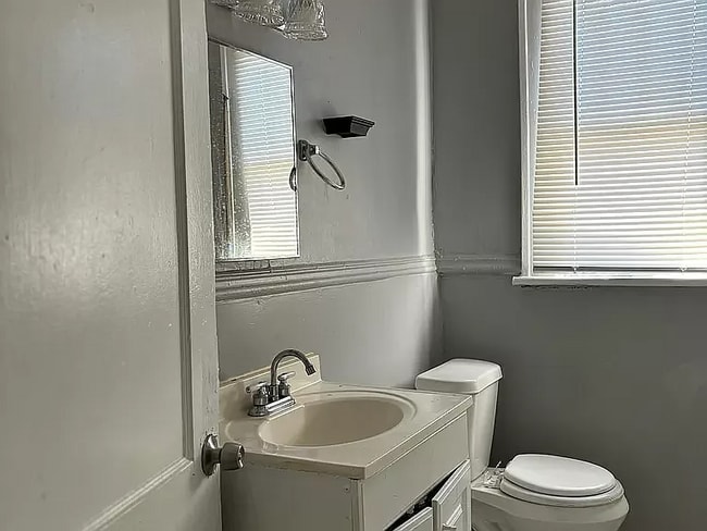 Photo - 1105 Boulevard