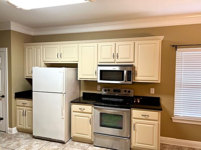 Photo - Brick home off Cottage Hill/ Knollwood