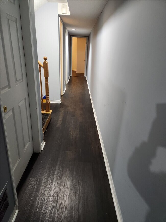 Photo - 7 Mulock Av Unité Basement Apartment