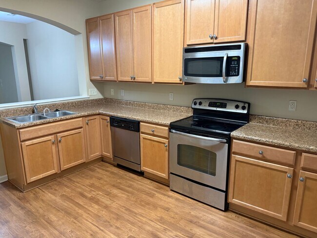 Photo - Gorgeous 3br/2.5 bath Townhome