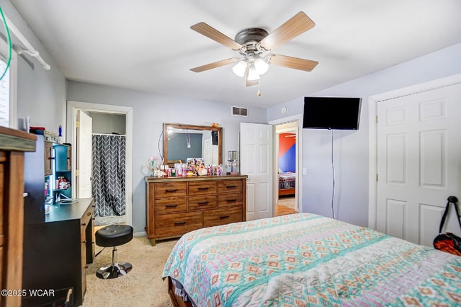 Photo - 111-15 75th Ave