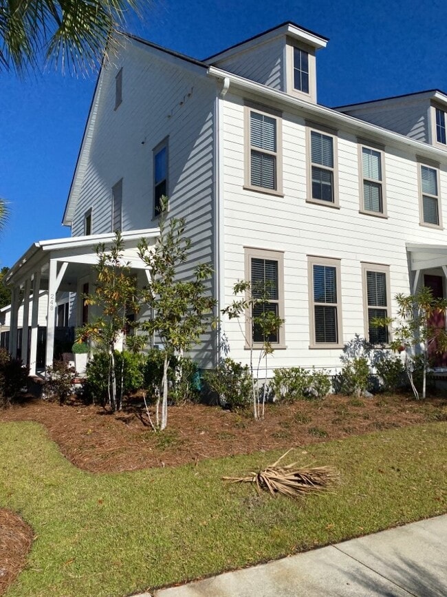 Photo - 250 Oak Park St