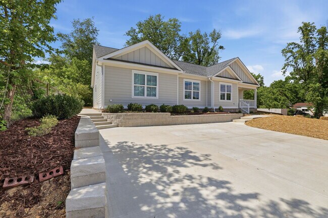 Photo - 705 Woodmore Ln Unit 705A