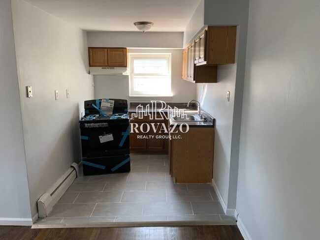 Building Photo - 291 Wainwright St Unit 20, 6