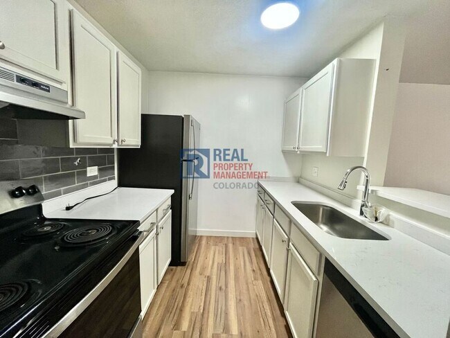 Building Photo - 2281 S Vaughn Way Unit 214A Rental