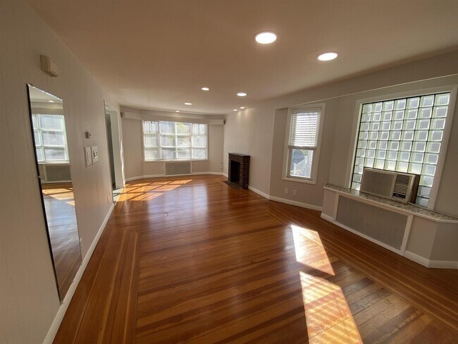 Photo - 16 Alexander Ave Unidad 1