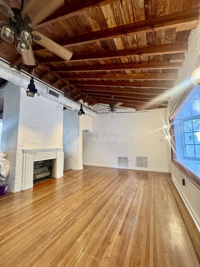 Photo - 799 NE 70th St