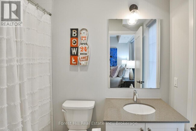 Photo - 2054 Peninsula Rd