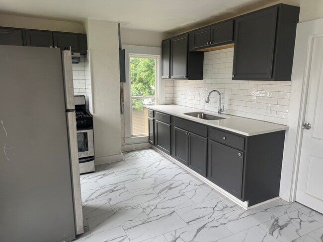Photo - 2522 Olive St Unidad 2522 1/2 Olive St. St. Joseph, MO 64507